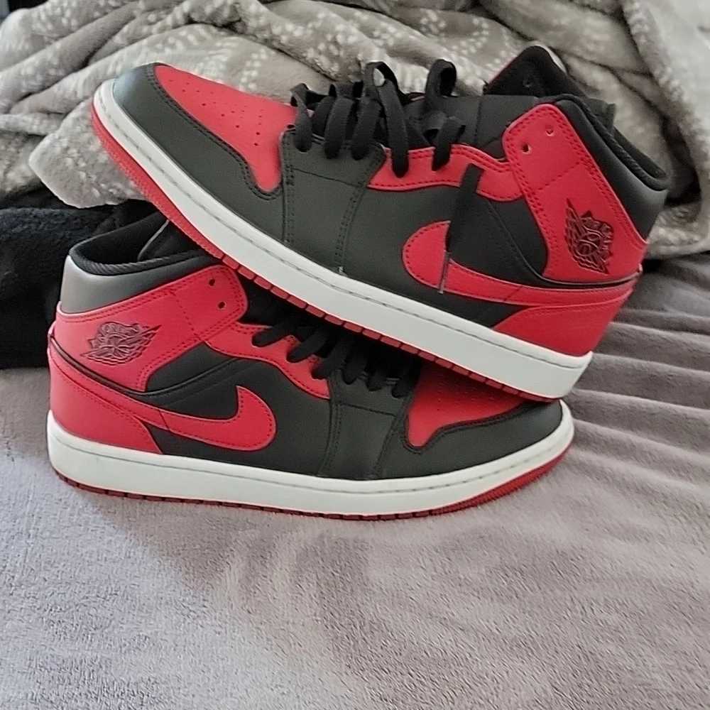Jordan 1 mid banned - Picture 2 of 6